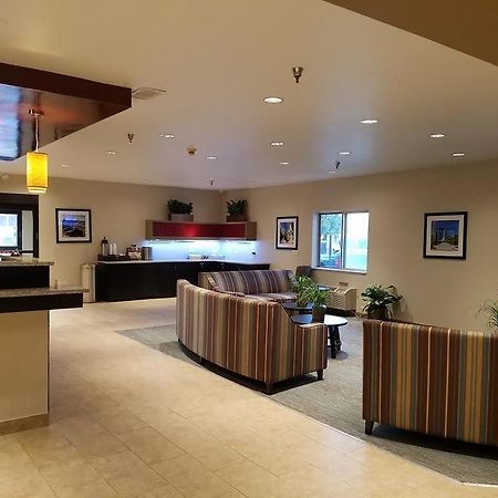 Ramada By Wyndham Glendale Heights/Lombard Hotel Exterior photo