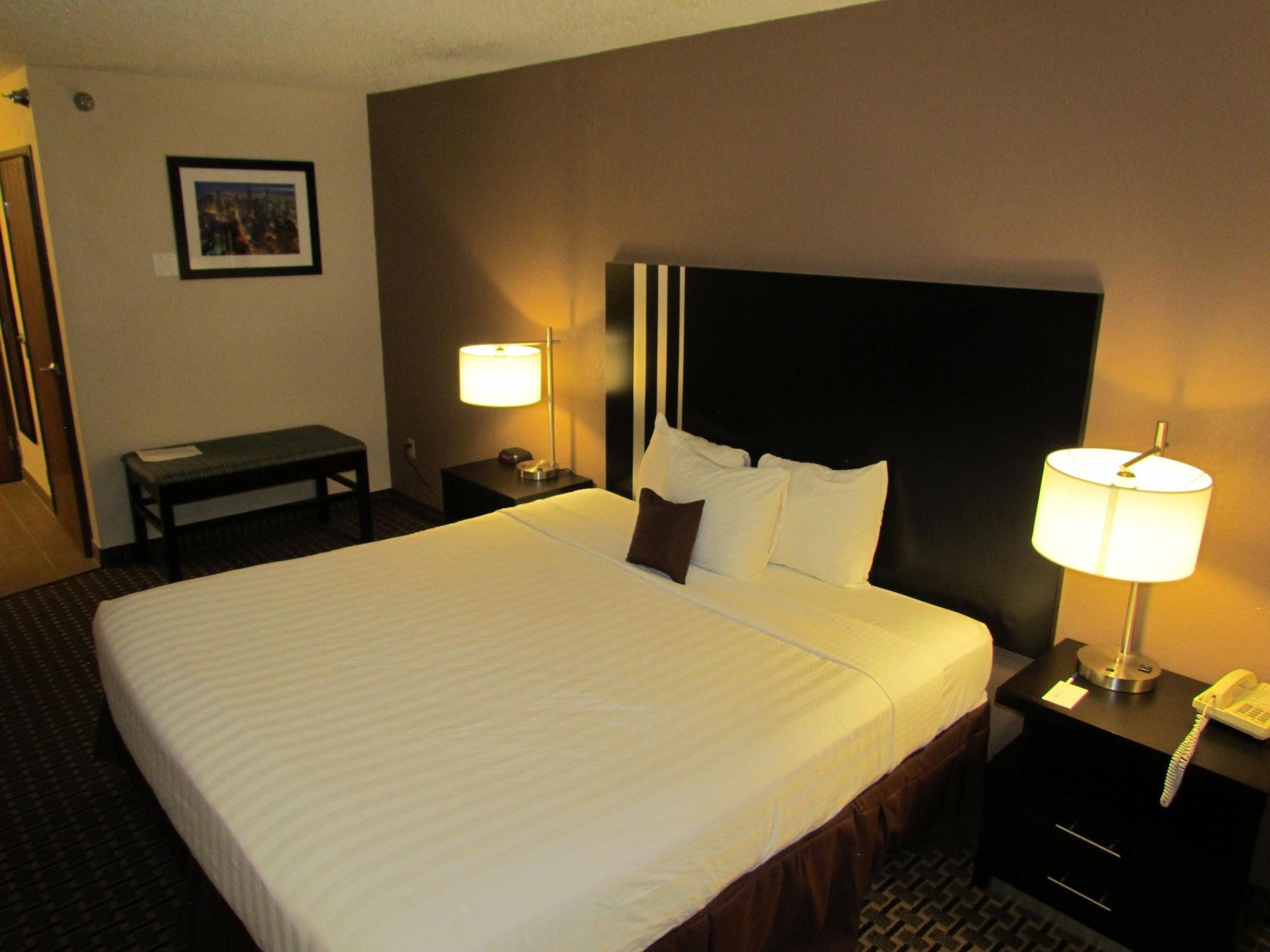 Ramada By Wyndham Glendale Heights/Lombard Hotel Exterior photo