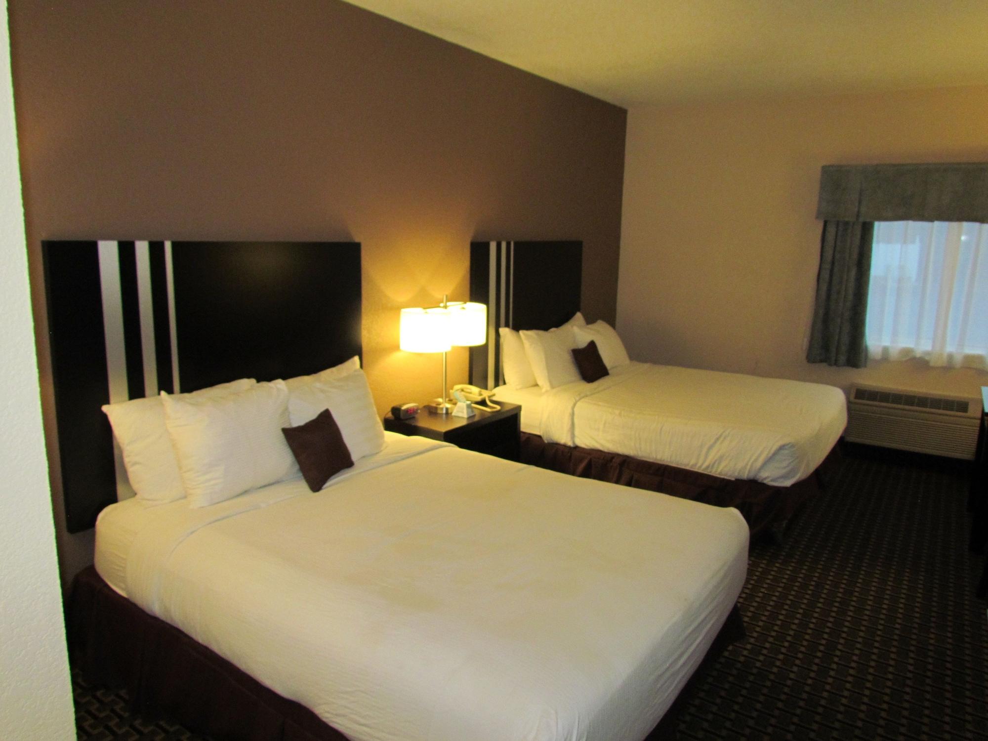 Ramada By Wyndham Glendale Heights/Lombard Hotel Exterior photo