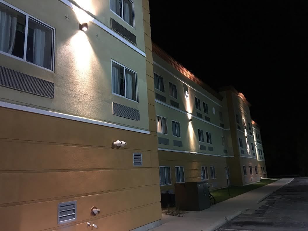 Ramada By Wyndham Glendale Heights/Lombard Hotel Exterior photo